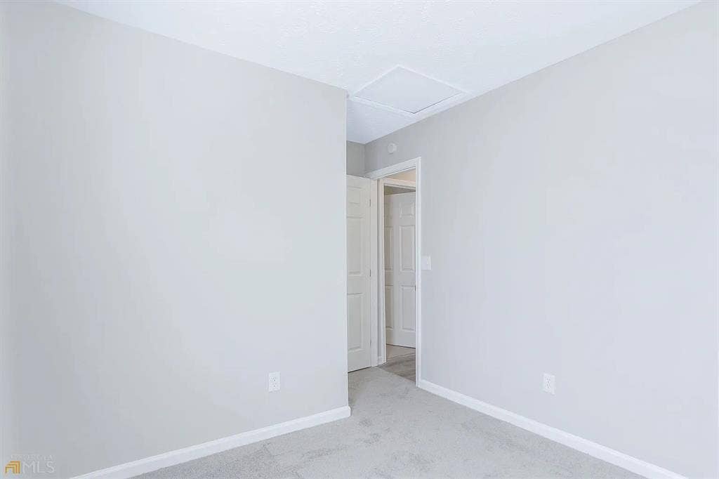 Roomated Wanted! - Available NOW