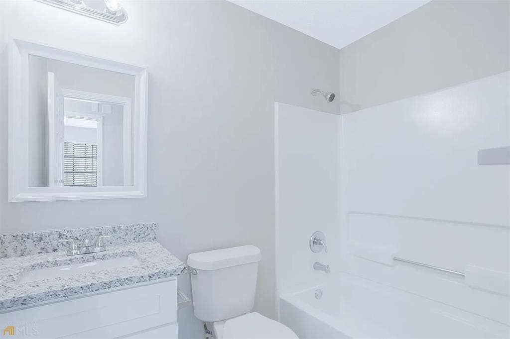 Roomated Wanted! - Available NOW
