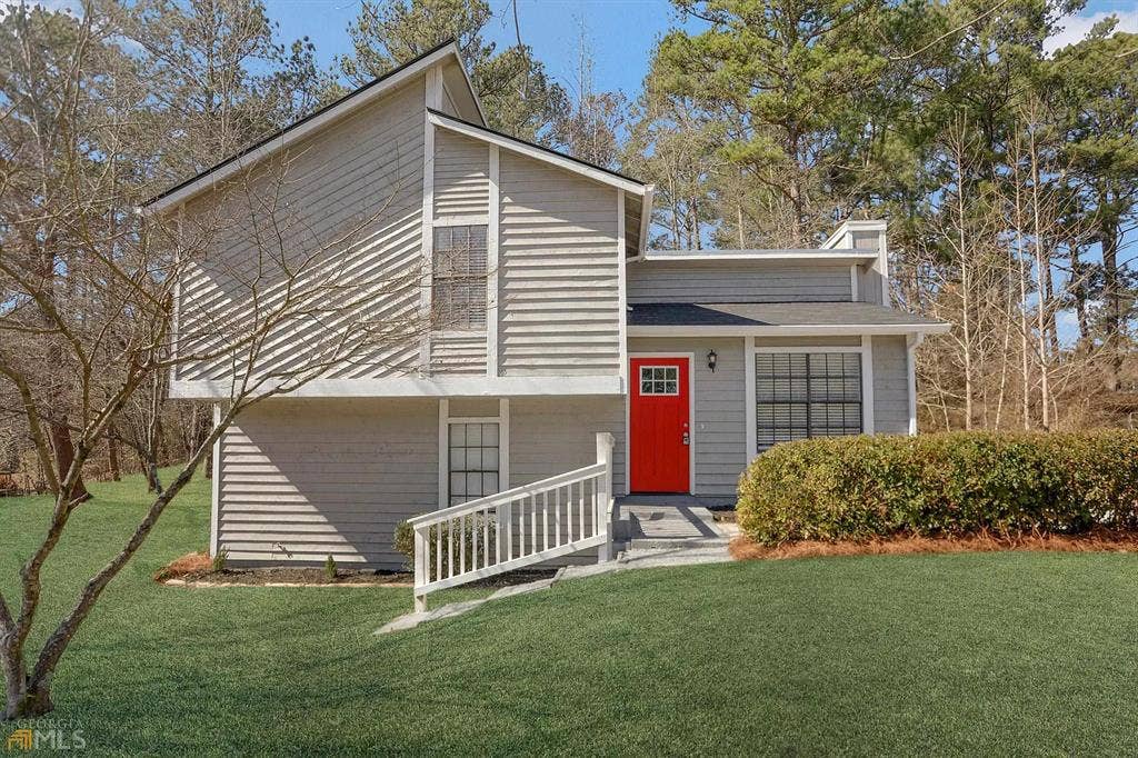 Roomated Wanted! - Available NOW