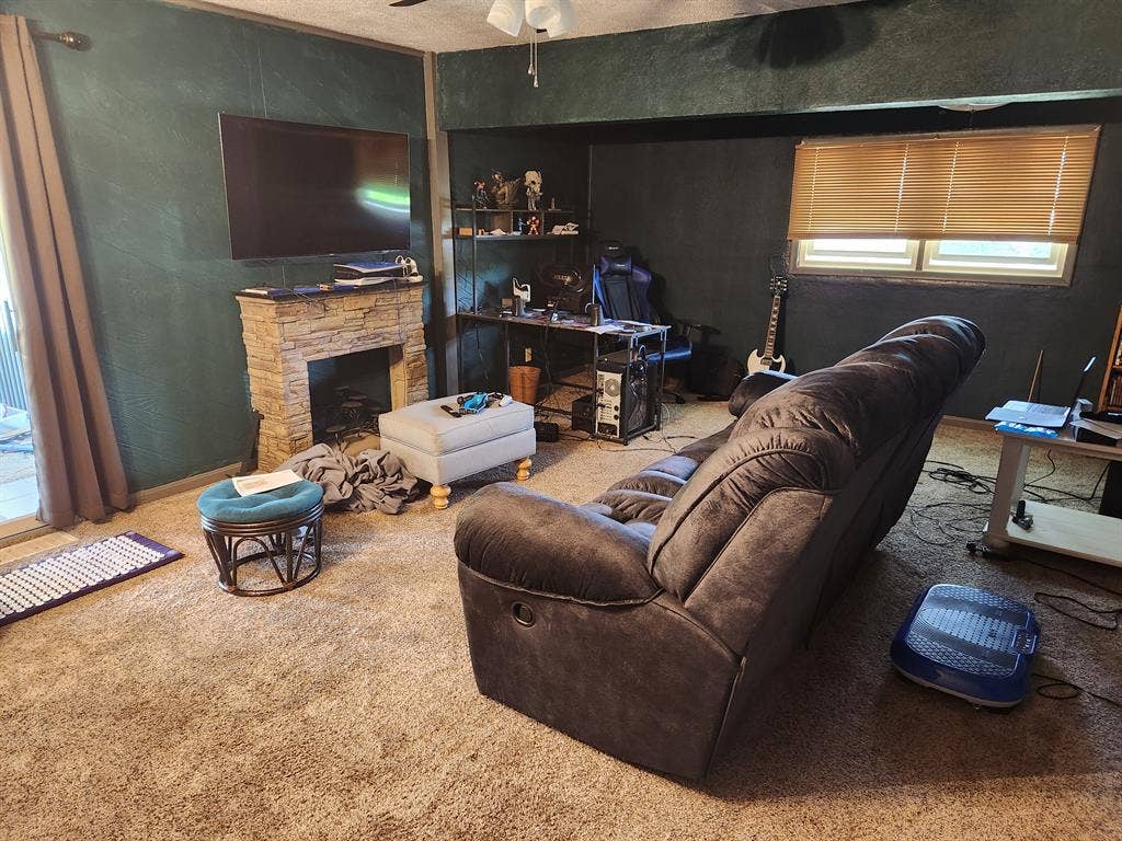 Seeking roommate