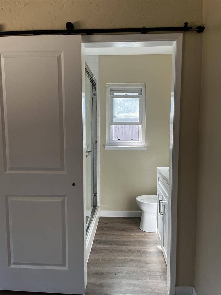 looking for roommates ASAP!!
