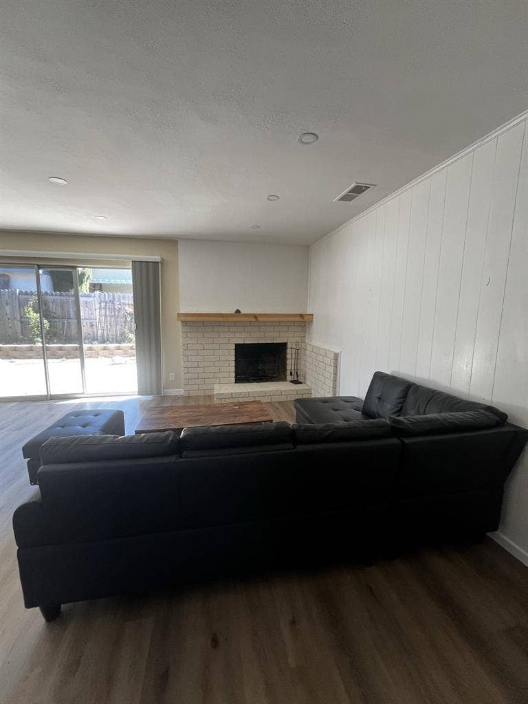 looking for roommates ASAP!!
