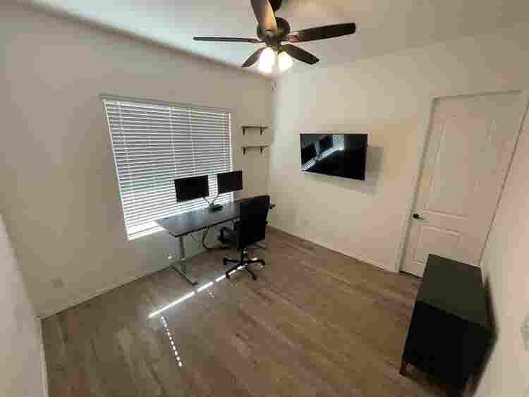 BEDROOM & BATHROOM