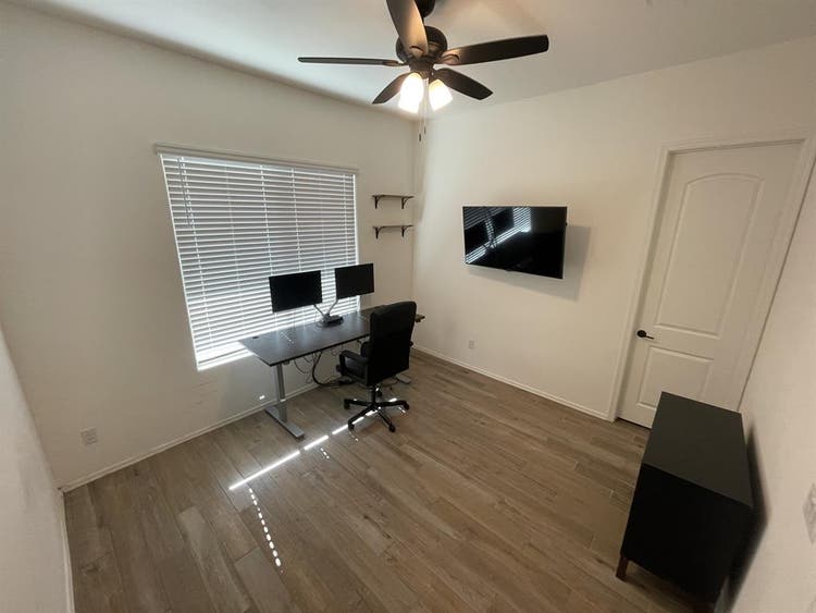BEDROOM & BATHROOM