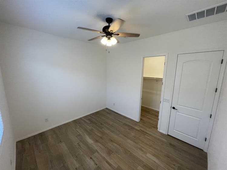 BEDROOM & BATHROOM