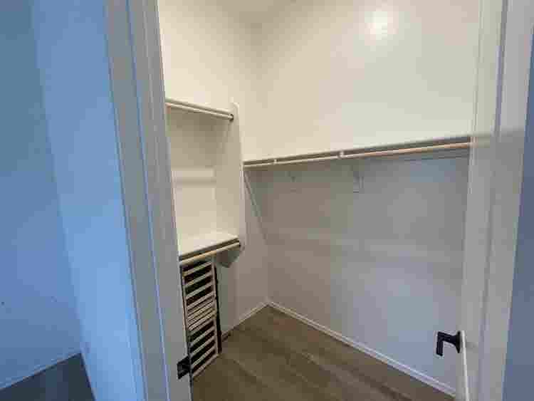 BEDROOM & BATHROOM