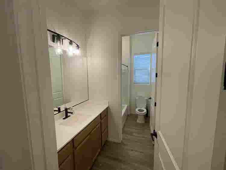 BEDROOM & BATHROOM