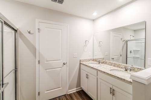 Unfurnished Rooms For Rent
