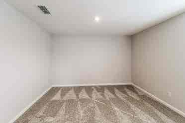 Unfurnished Rooms For Rent