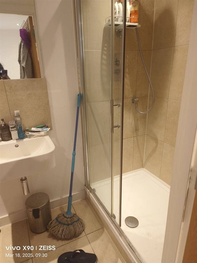 Ensuite master bedroom to rent