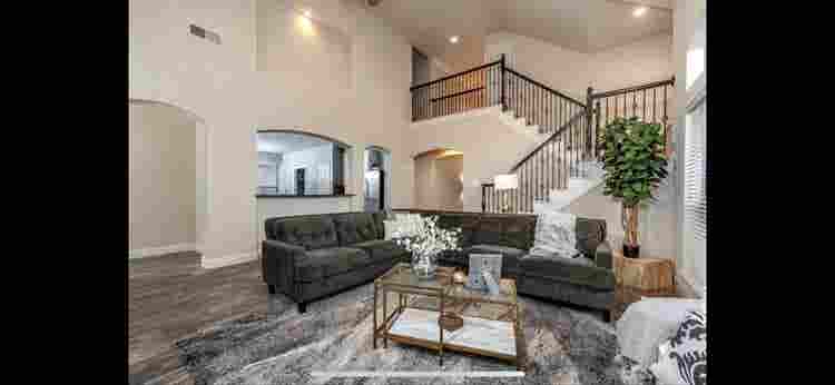 Smart home on the lake!