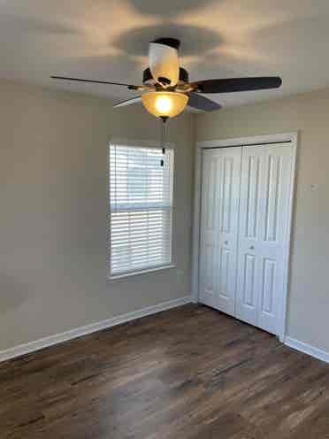 Room for rent /mo