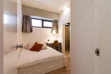 Room with private bathroom-Marvila