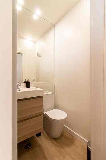 Room with private bathroom-Marvila
