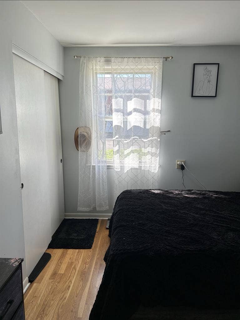 Room for rent in shared house