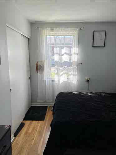 Room for rent in shared house