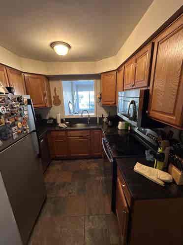 Room for rent in Greenhills!