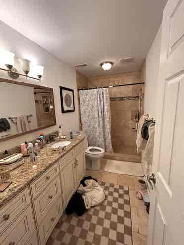 Room for rent in Greenhills!