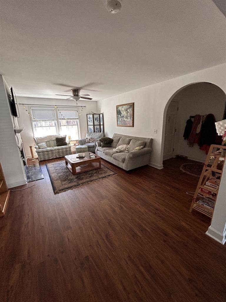 Room for rent in Greenhills!