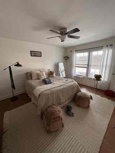 Room for rent in Greenhills!
