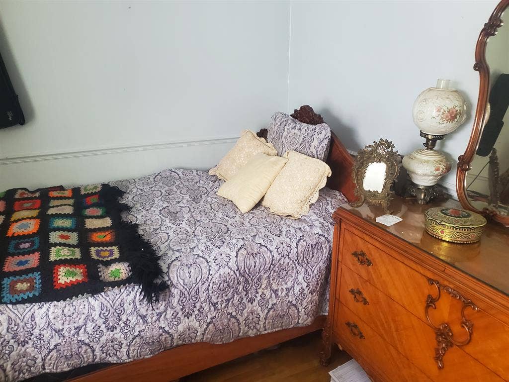 Furnished Bedroom /mo.