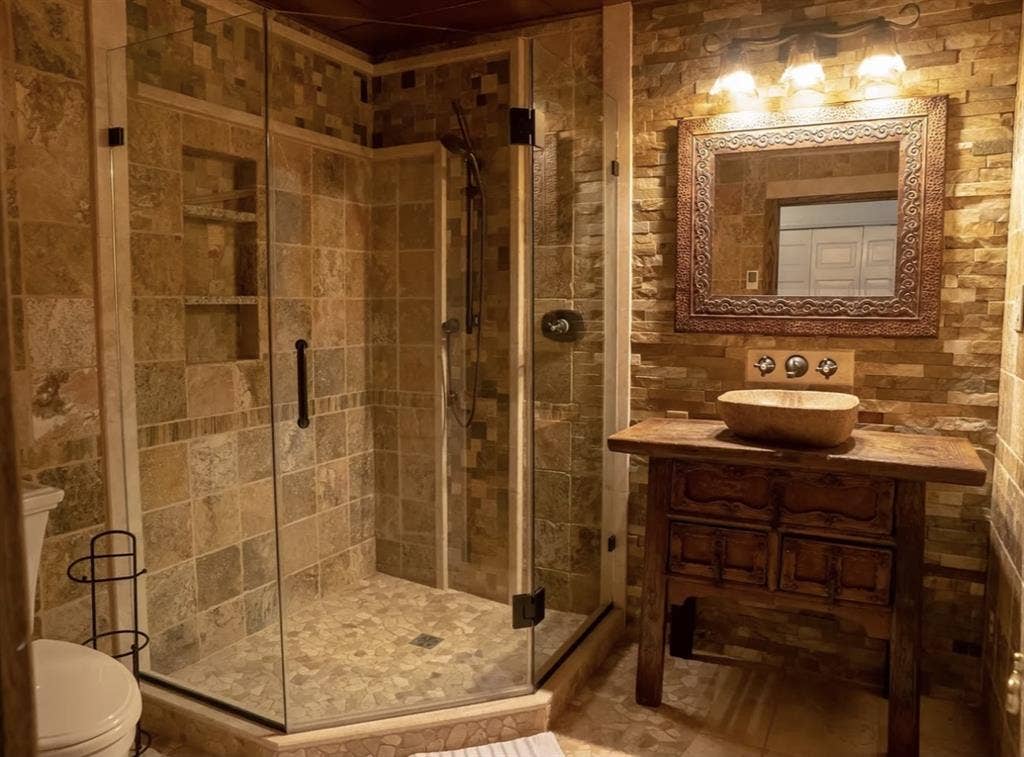 AMAZING HOME - ROOM TO RENT