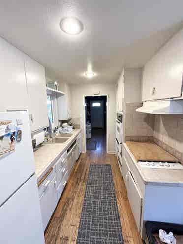 1BR in shared home utilities incl.