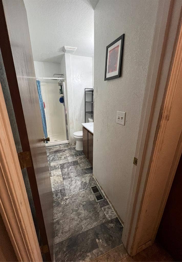 Cozy bedroom near College of Idaho!