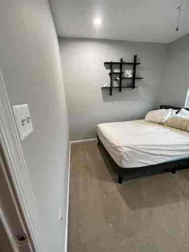 Spare bedroom for rent in townhouse