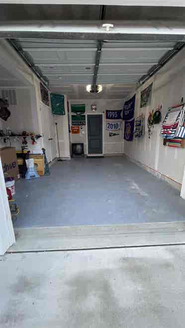Spare bedroom for rent in townhouse