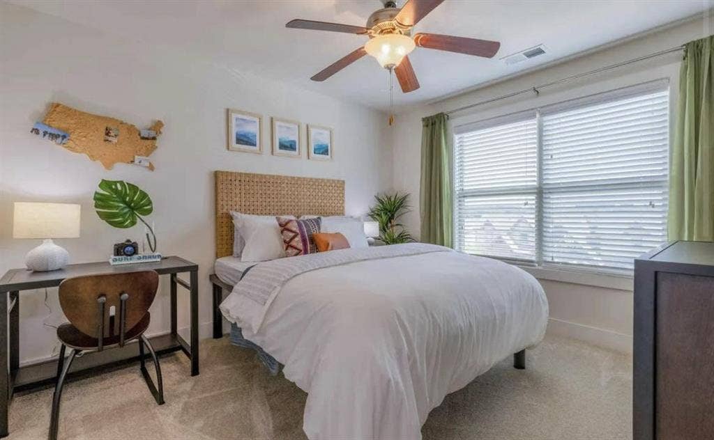 Subleasing room at the retreat