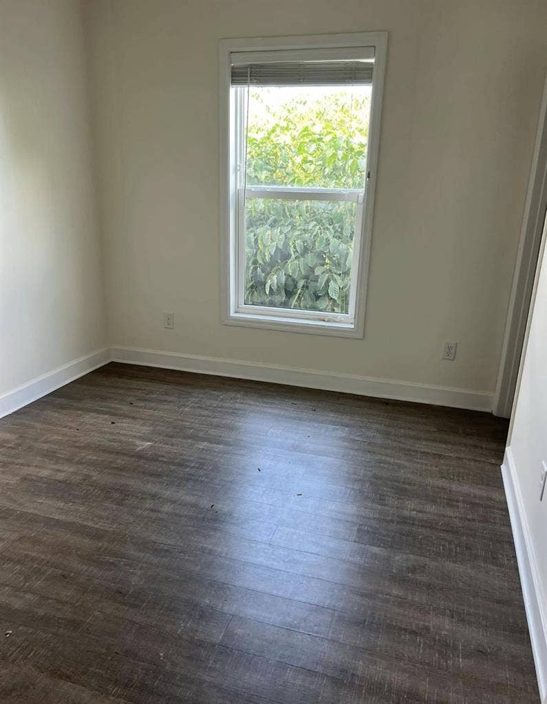 ISO 2 roommates in Marathon
