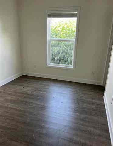 ISO 2 roommates in Marathon