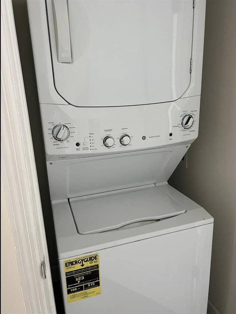ISO 2 roommates in Marathon
