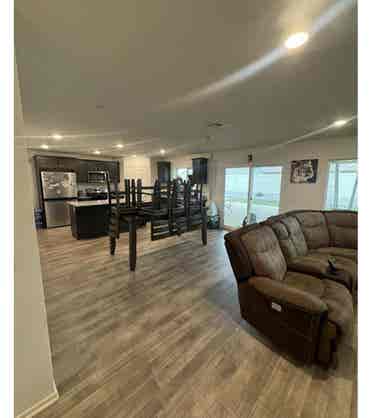 Room for rent in Perris w/ home gym