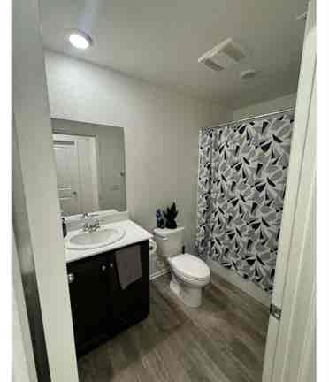 Room for rent in Perris w/ home gym