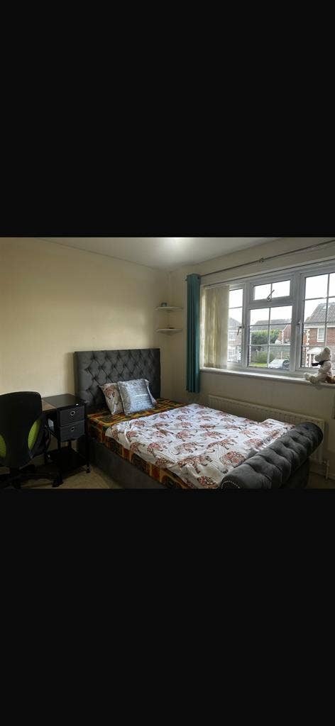 Double room available for female