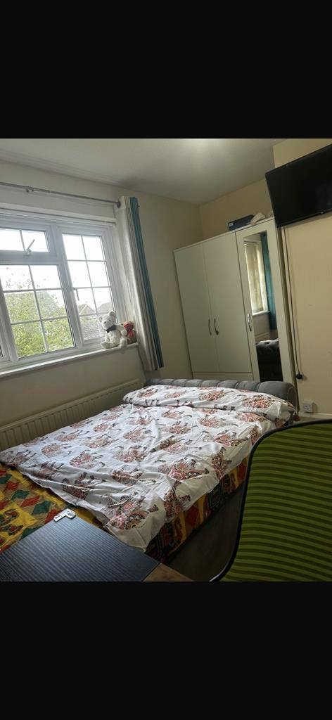 Double room available for female