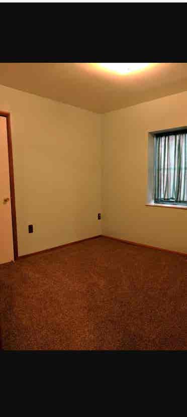 Monroe room 4 rent roommate wanted
