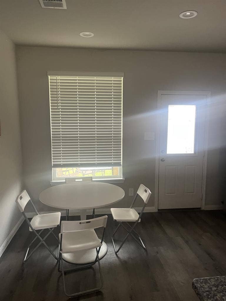 Room for rent utilities included