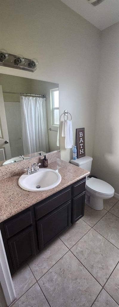 Private room and bathroom for rent