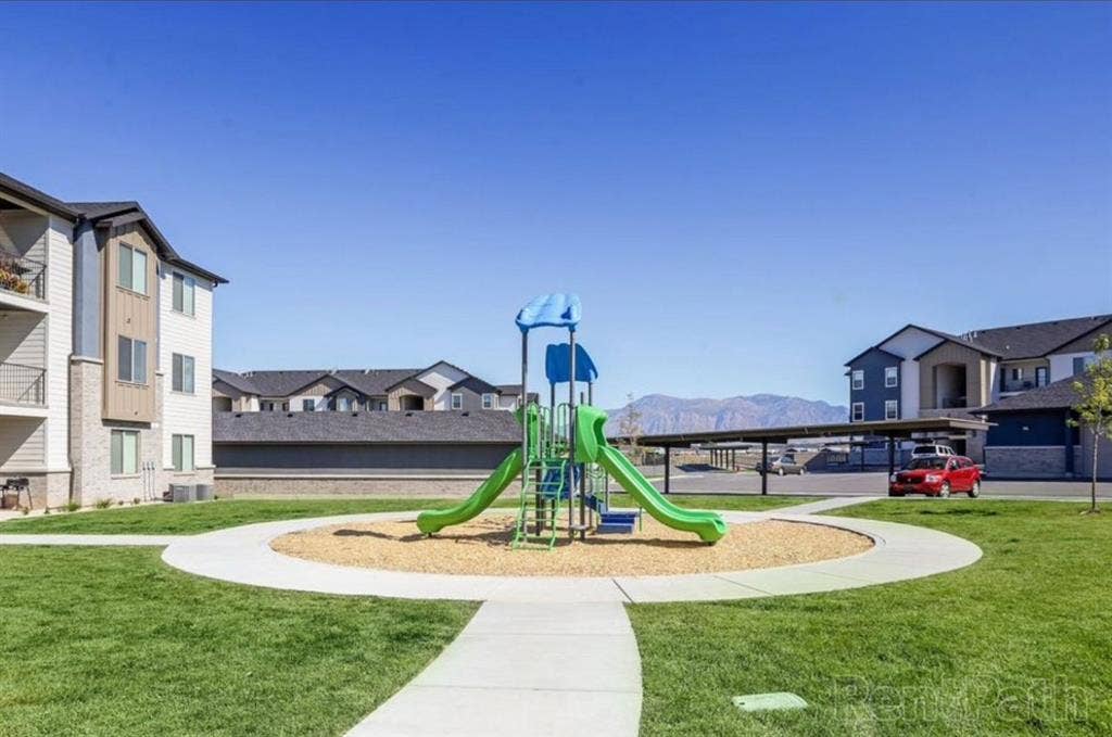 Available for immediate move in!