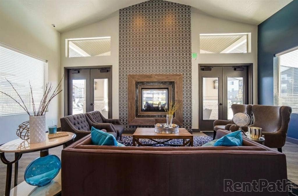 Available for immediate move in!