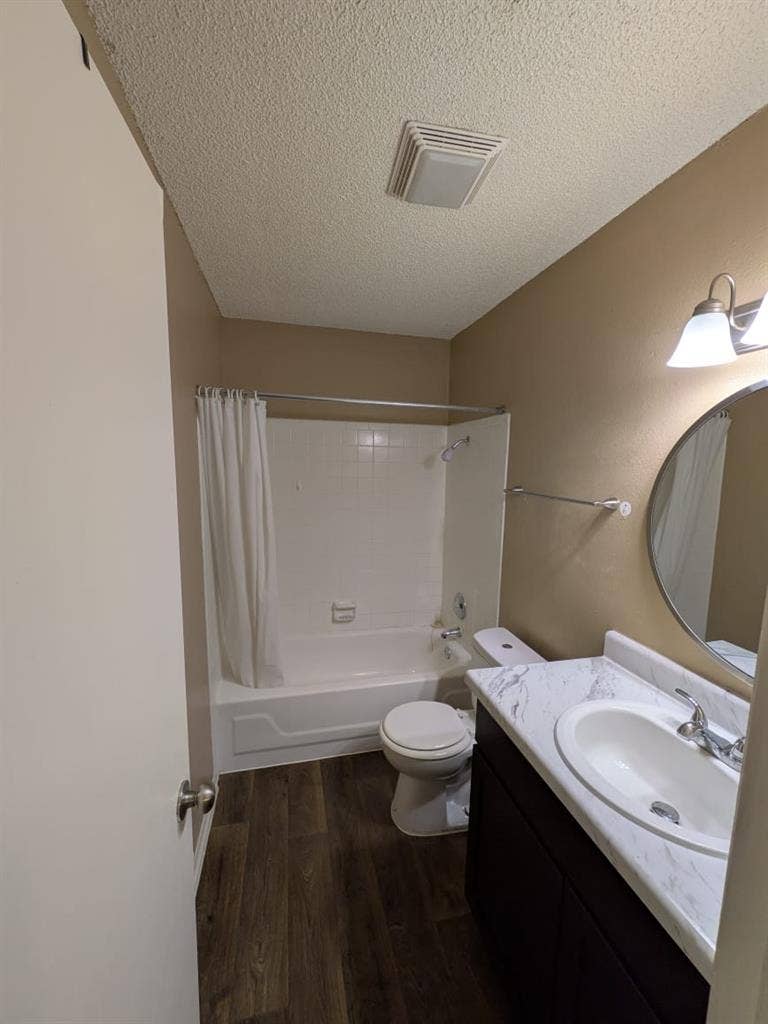 Spacious 2br Townhome