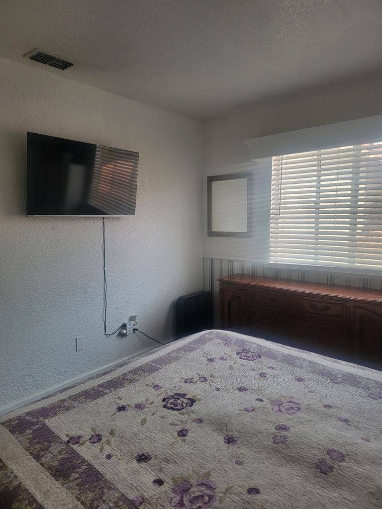Private room for rent