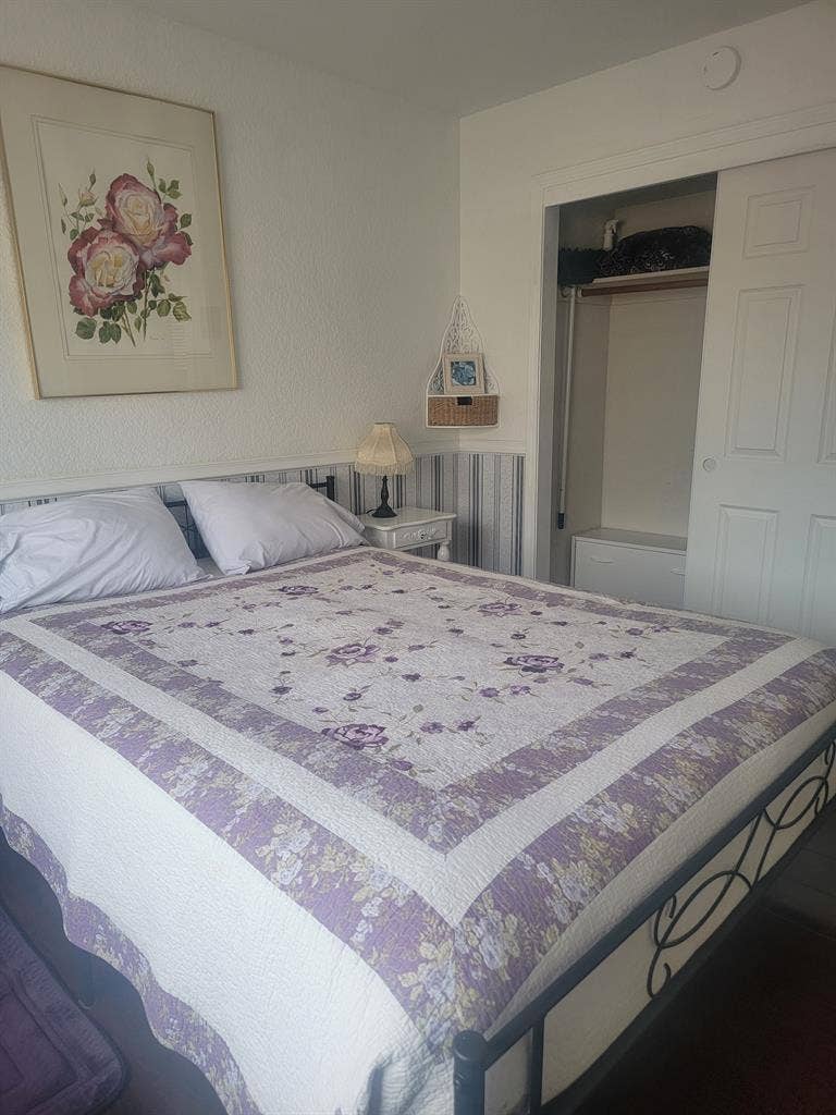 Private room for rent