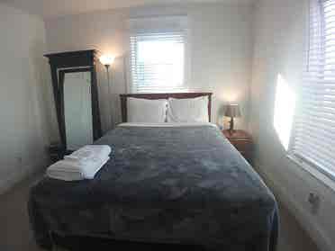 Cozy private room for rent
