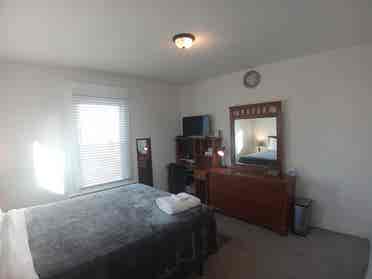 Cozy private room for rent
