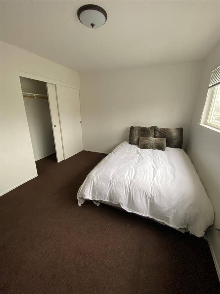 Private Room for Rent  (May 1st)