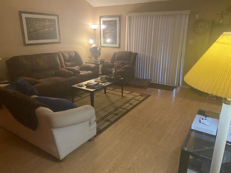 Bedroom Available in Deer Park
